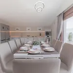 Mendes Villa *