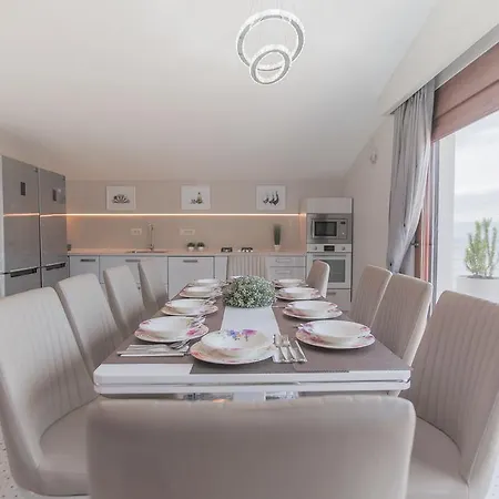 Mendes Villa *