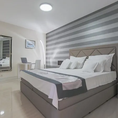 Mendes Villa *